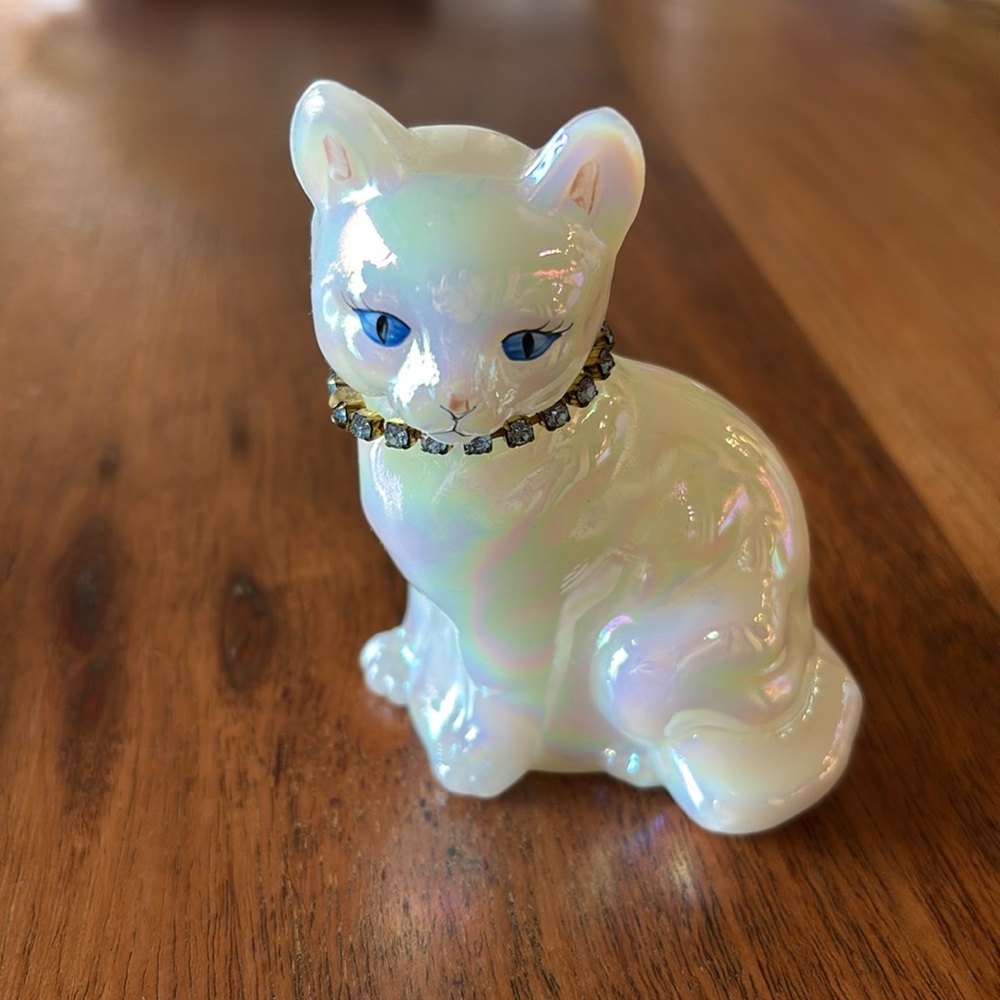 Iradecent Fenton Cat with Blue collar